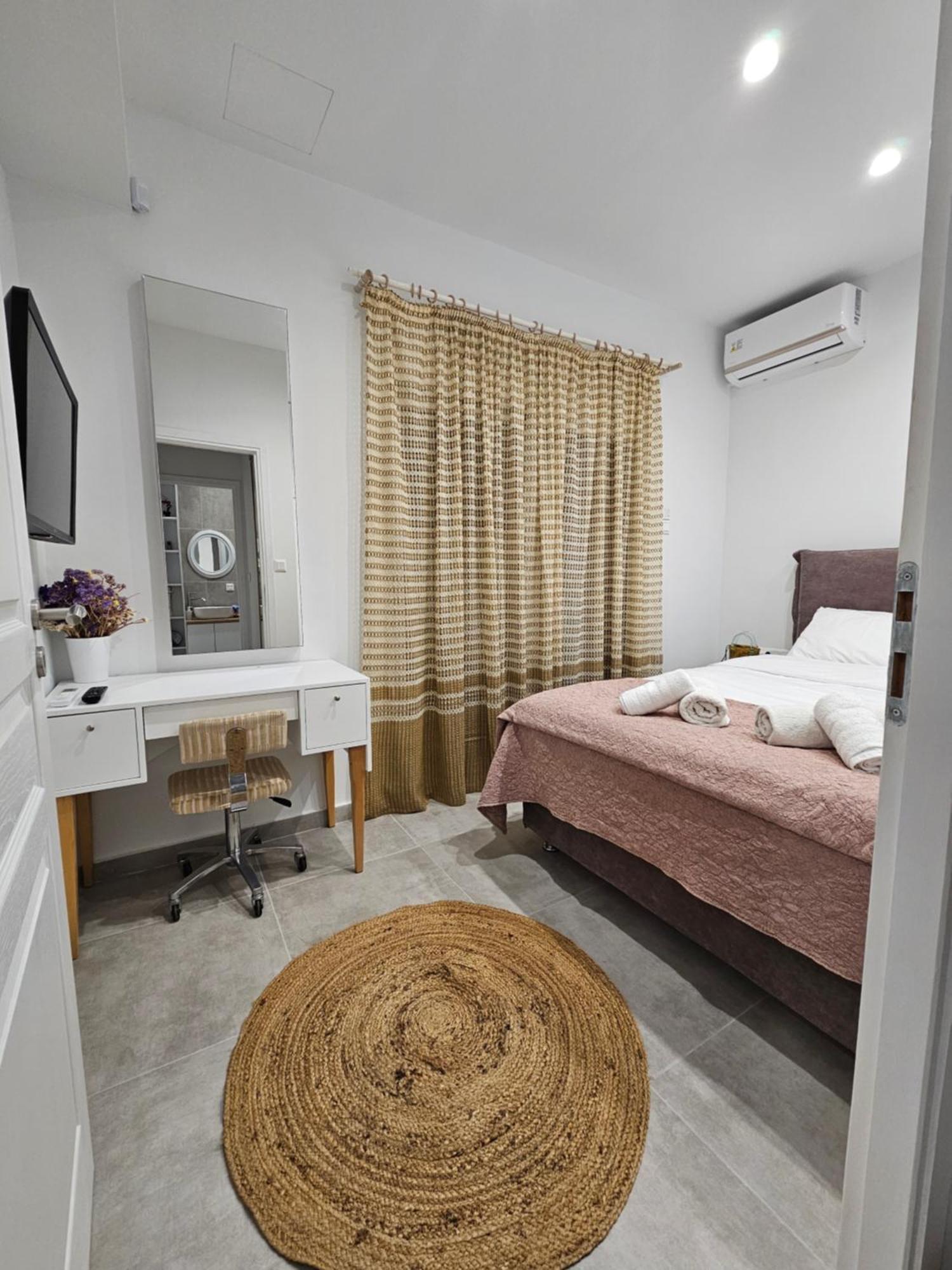 Bamboo Apartment Marousi Center เอเธนส์ ภายนอก รูปภาพ